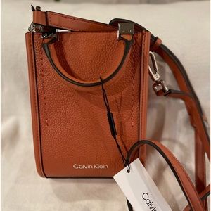 CALVIN KLEIN Sophia phone crossbody 100% Vegan lather